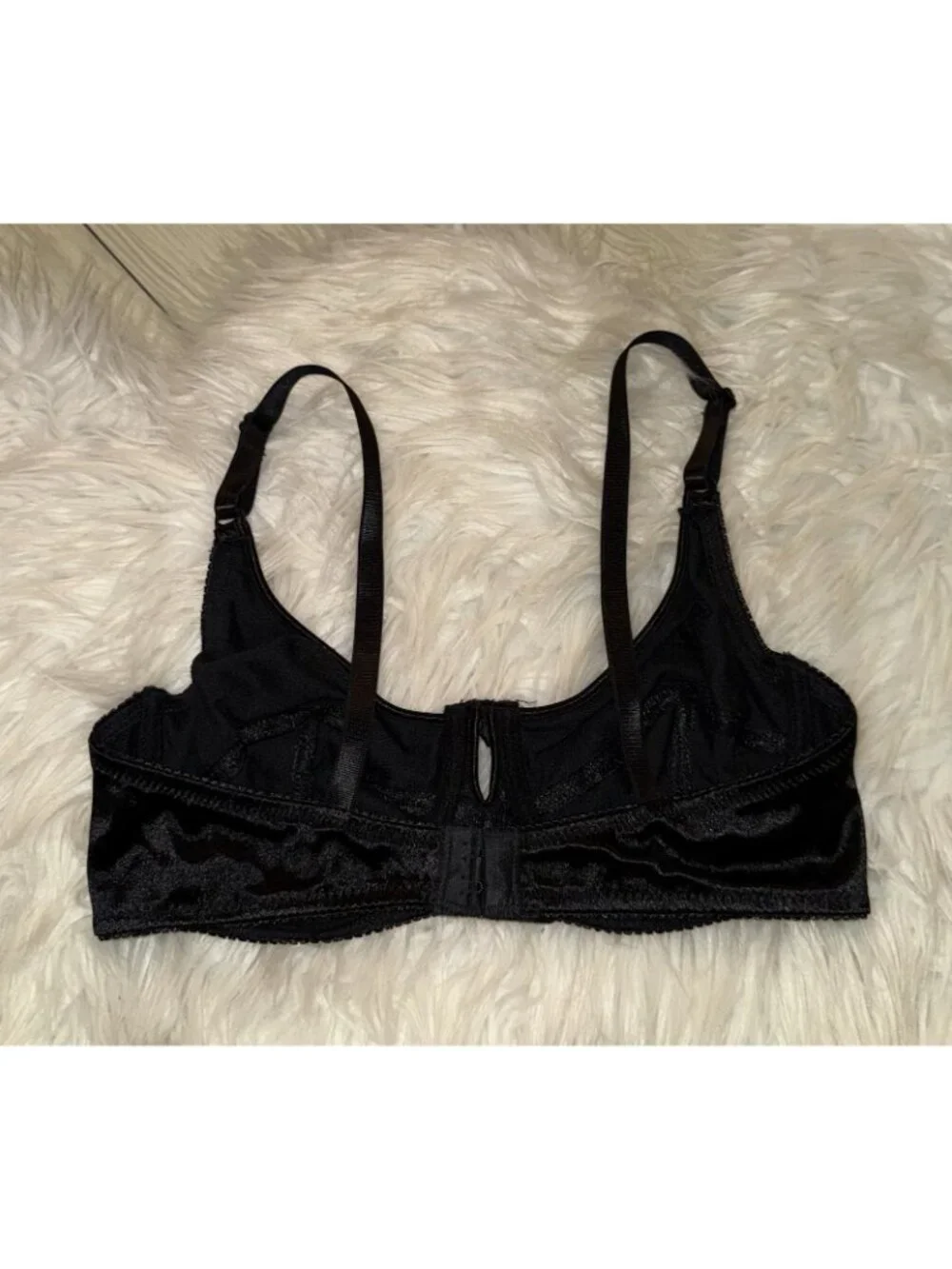 Jolie Second Skin Satin Bra Unlined Underwire Womens 34C Black